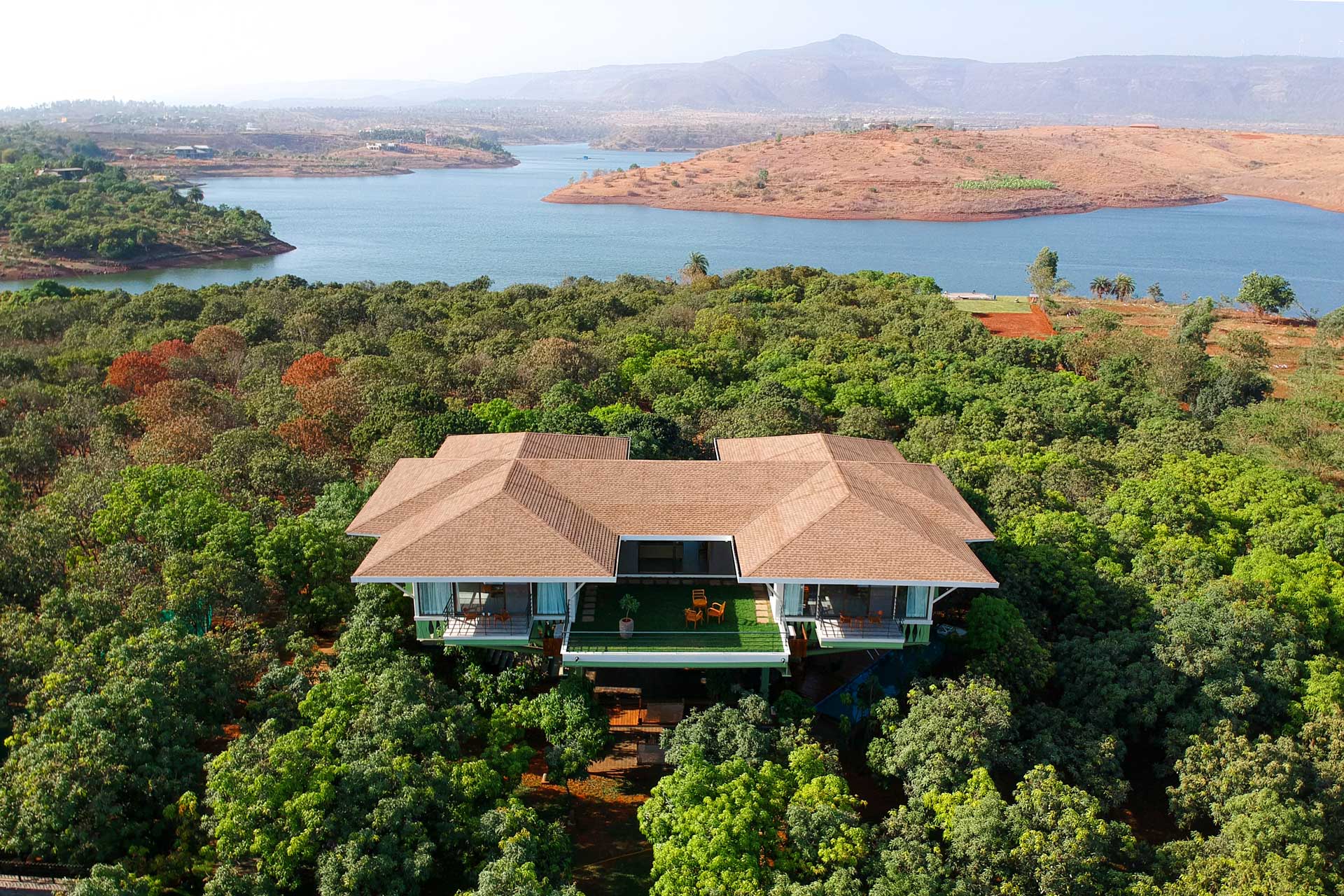 Read more about the article Nihira Farms w/ Lake View – Kamshet