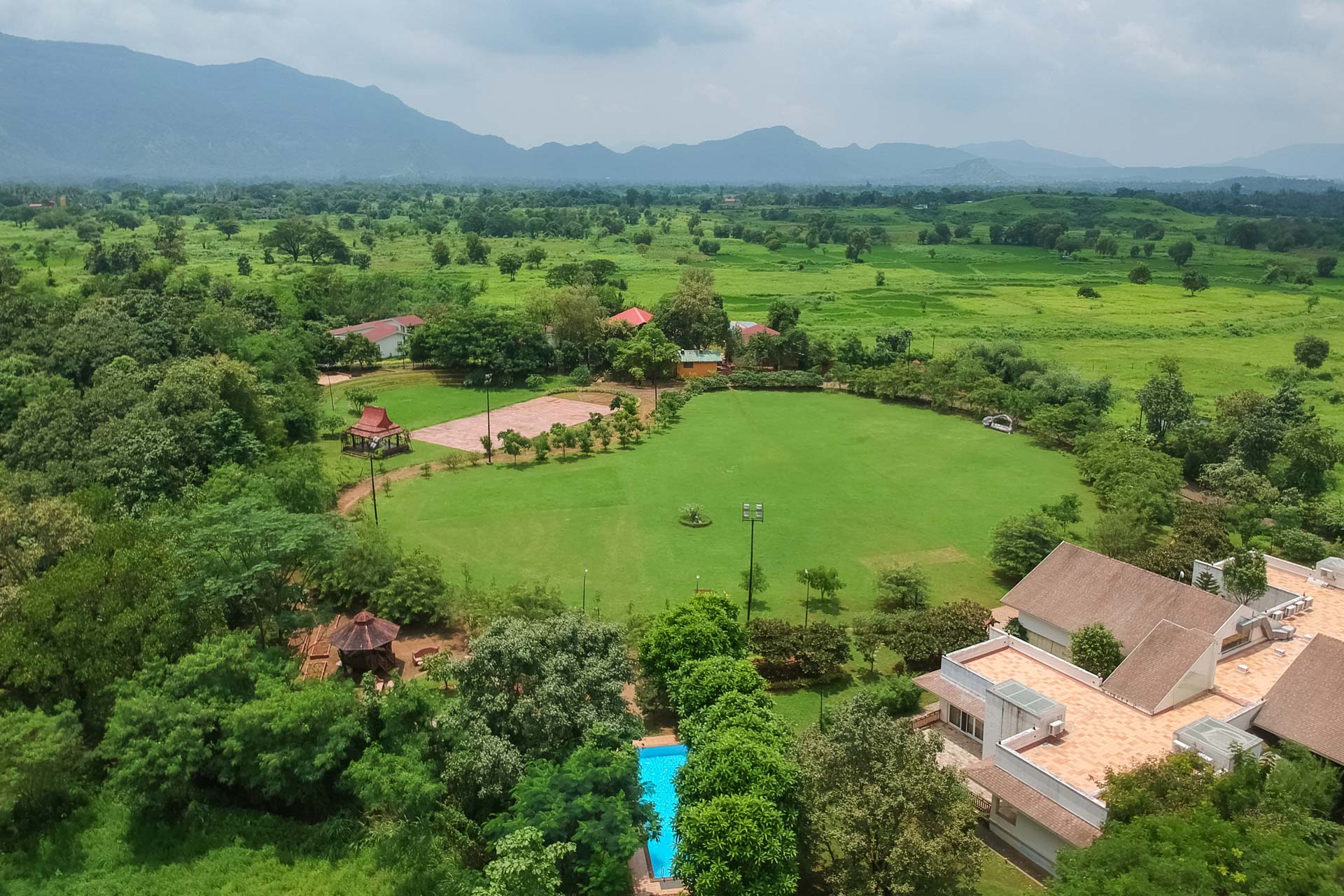 Read more about the article Nivaant Farms And Cottages