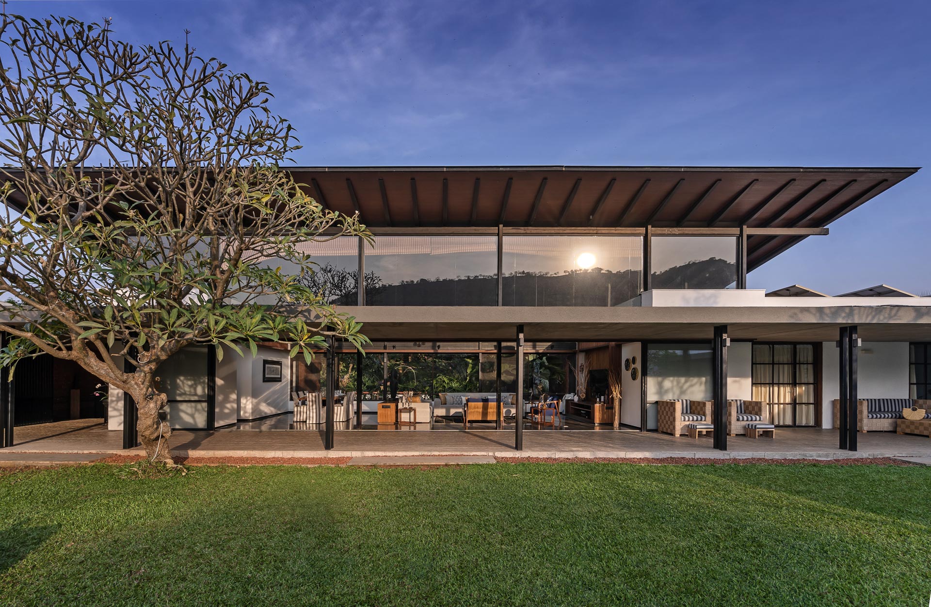 Read more about the article Laterite House