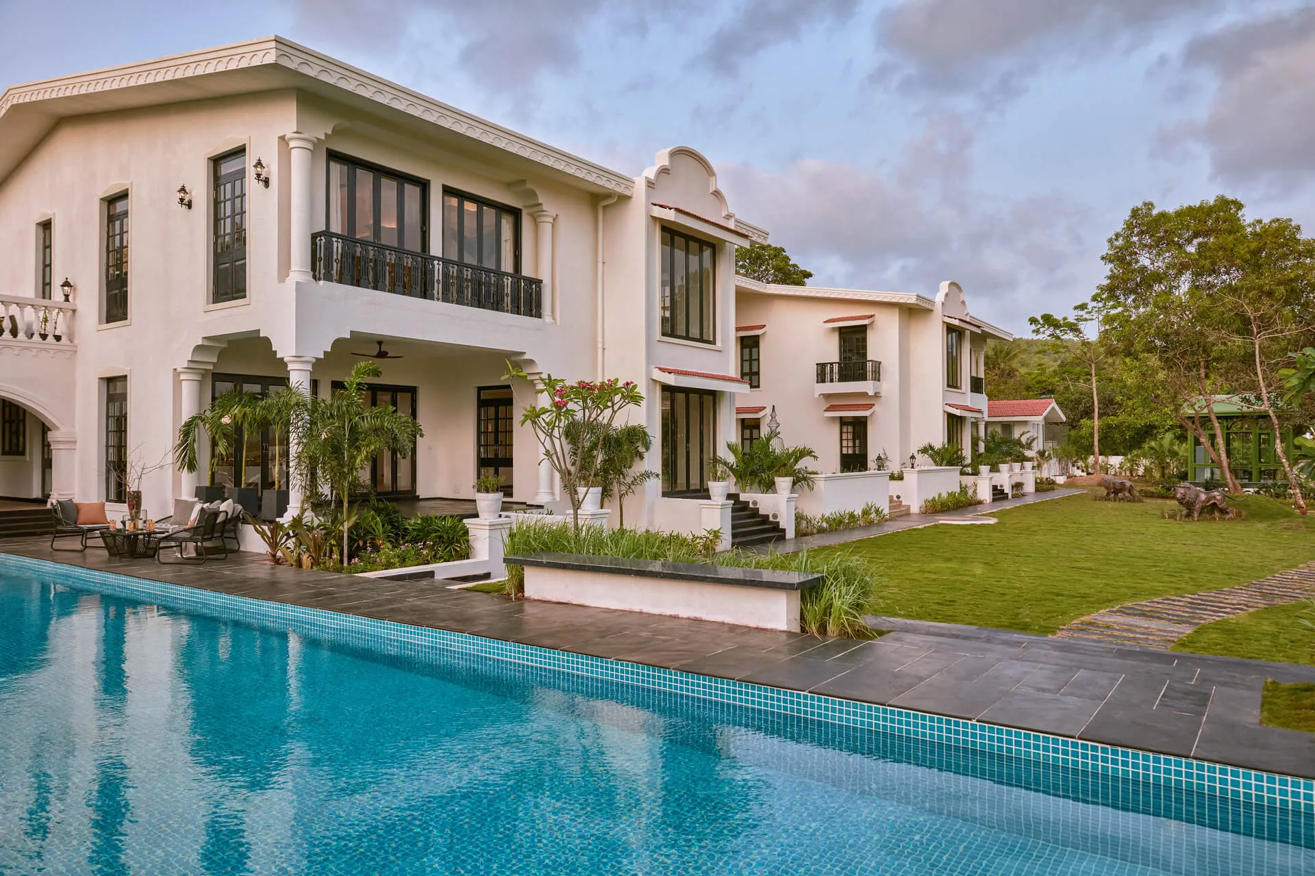 Read more about the article Estate de Frangipani