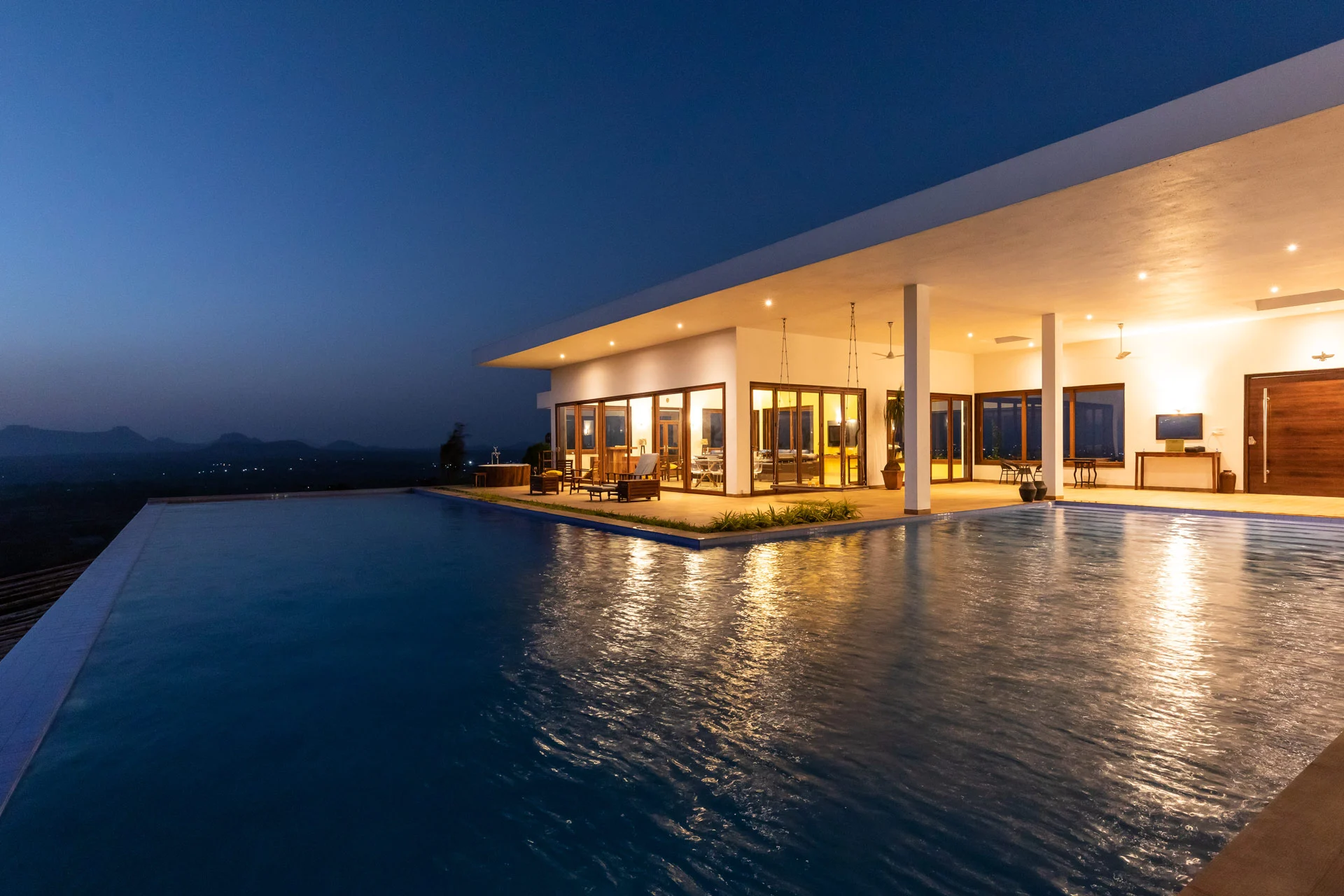 Read more about the article Sunset on the Lake – Igatpuri