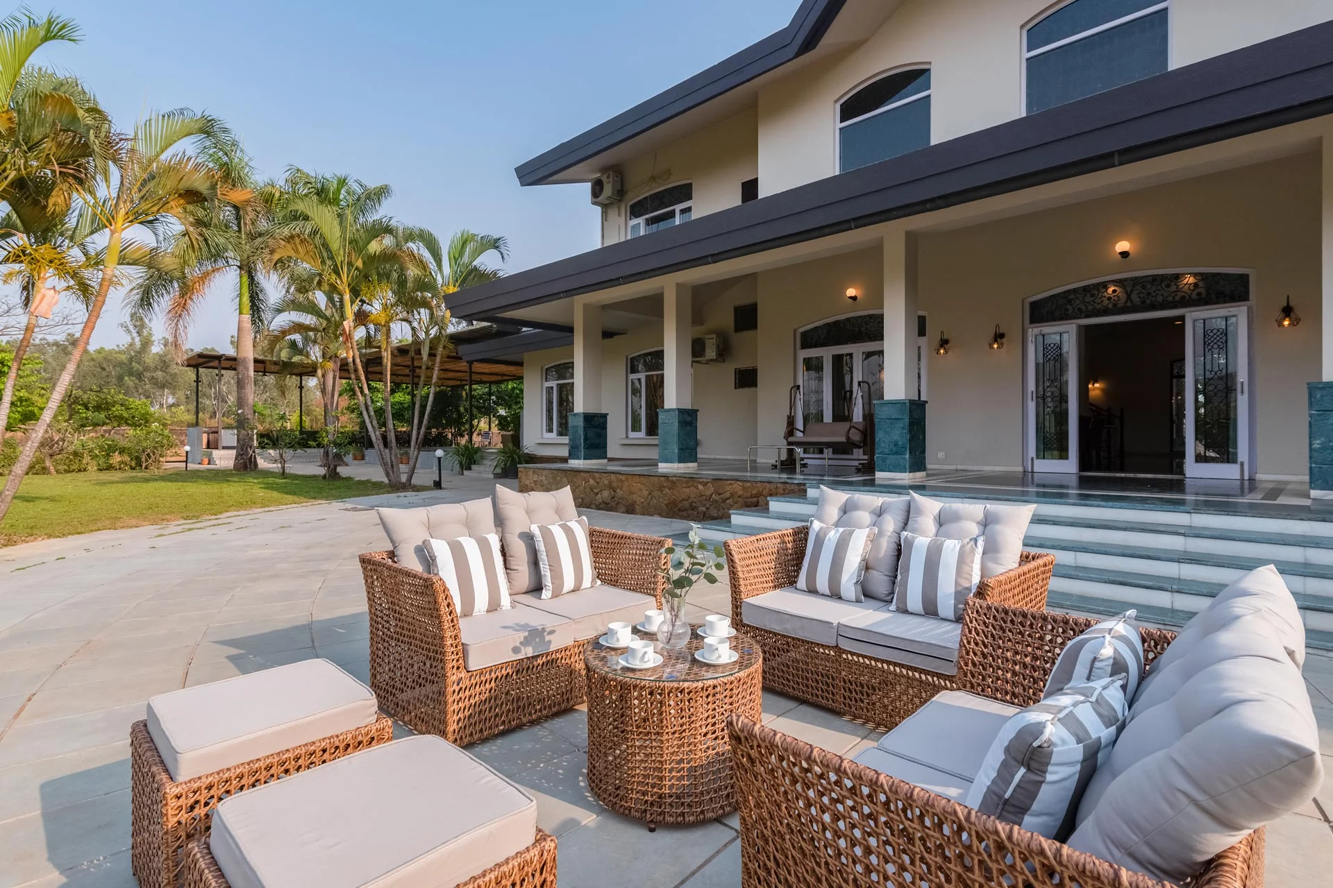 Read more about the article Villa Lumiere w/ Heated Pool