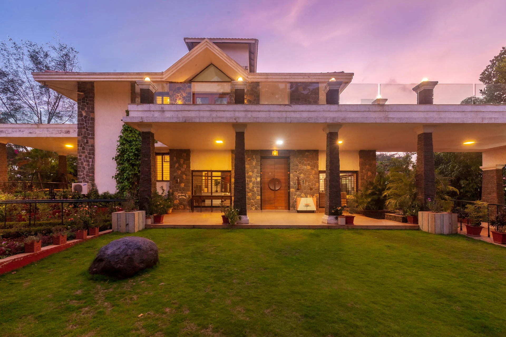 Read more about the article Vista Valencia Villa